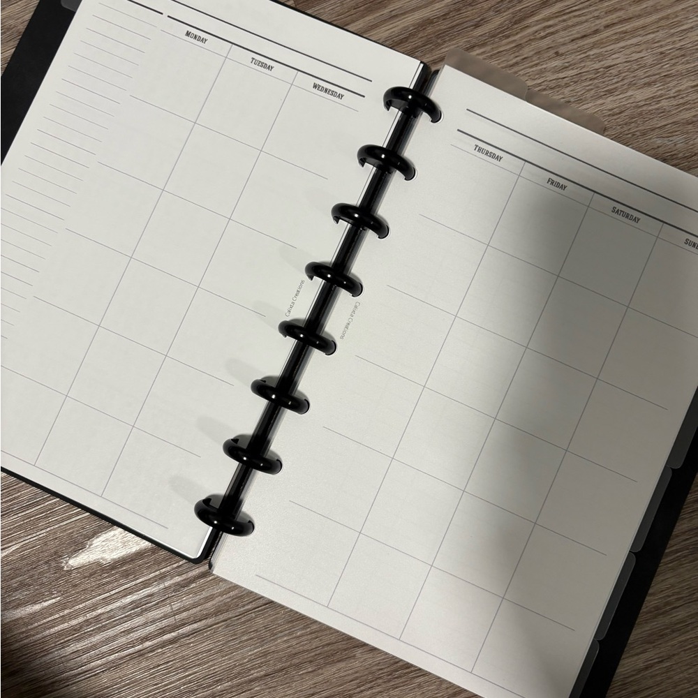 Black Crocodile Pattern Planner - Picture 8 of 10